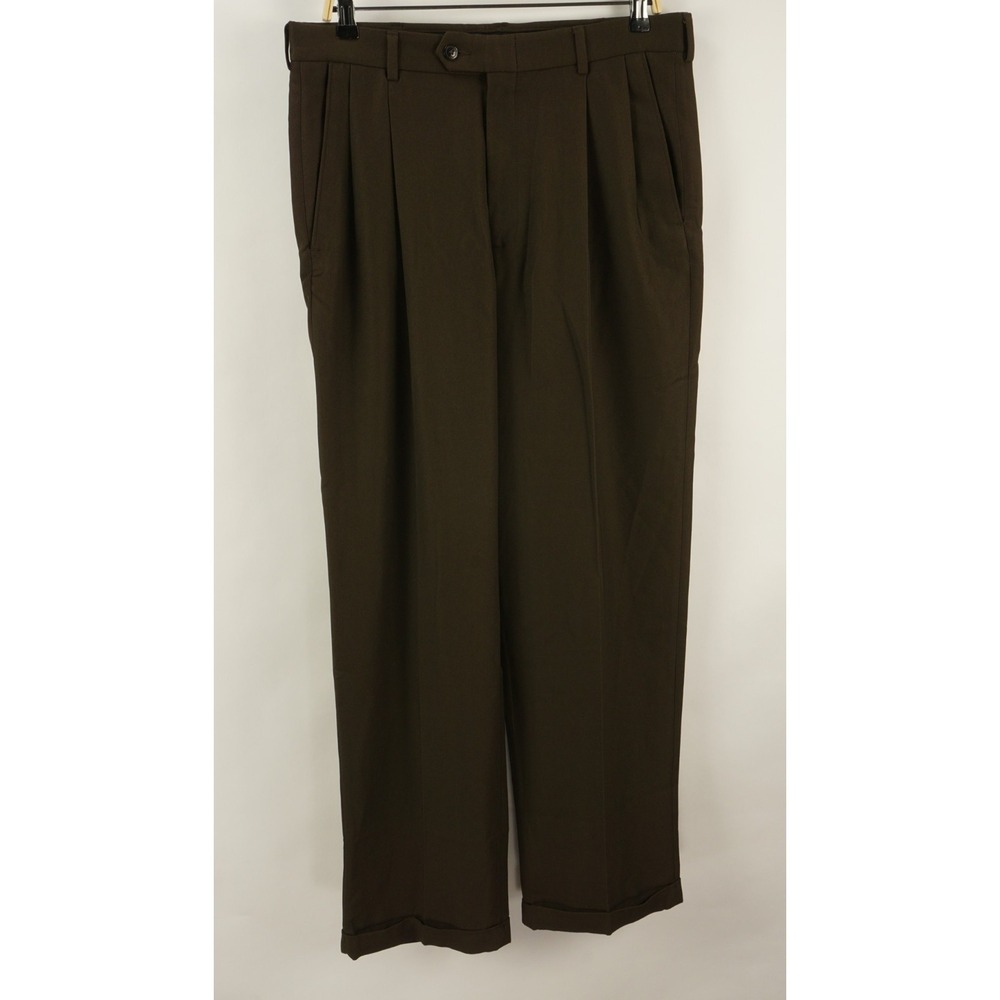 New Haggar Essential Comfort Dress Pants Men's 33 x 32 Relaxed Pleated Brown